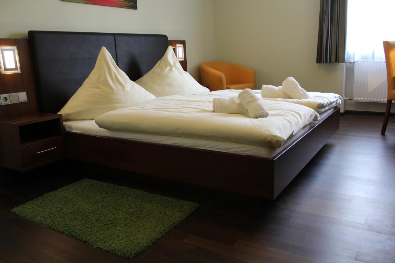Hotel Brantl Roding Esterno foto